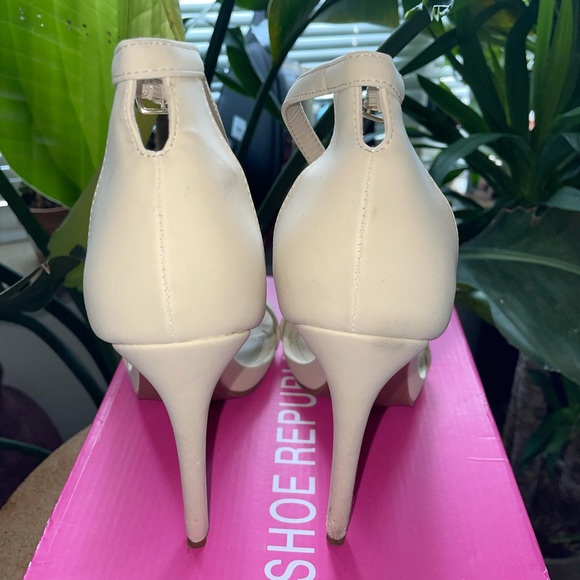 Cream classic sandal - Picture 6 of 9